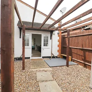  Holiday home 493 Little Wakering Road